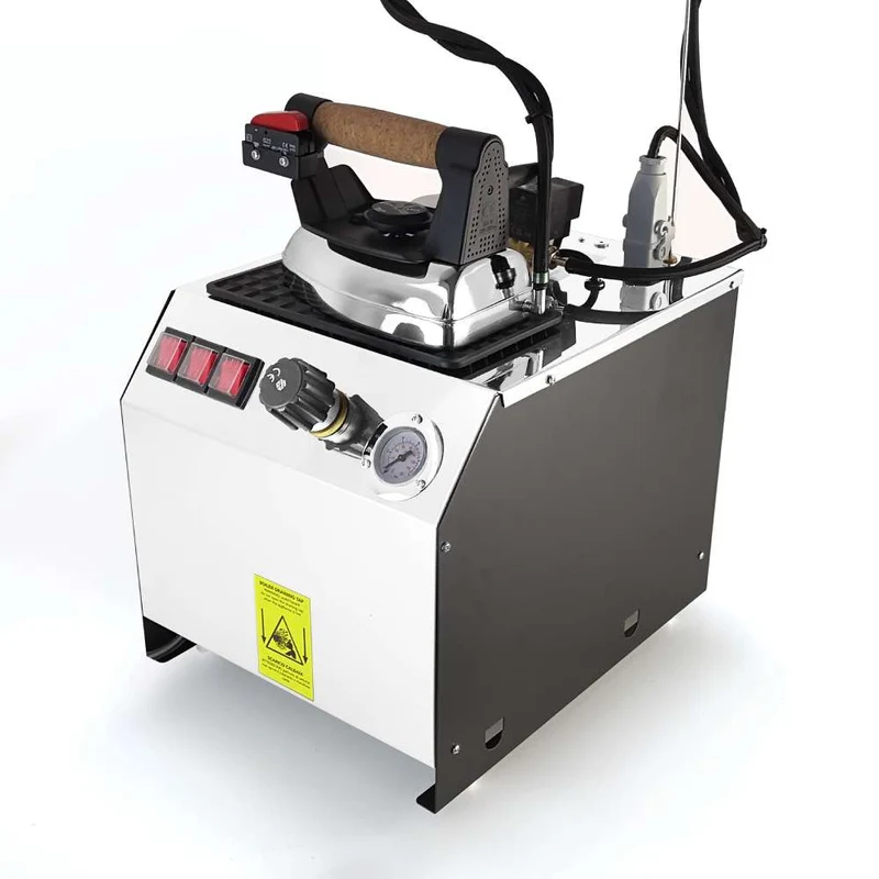 Sistema stirante professionale AV01 CF RA con Ricarica automatica Caldaia in rame a Risparmio energetico e Resistenza esterna anticalcare Classe energetica A++ Made in Italy Garanzia 5 anni